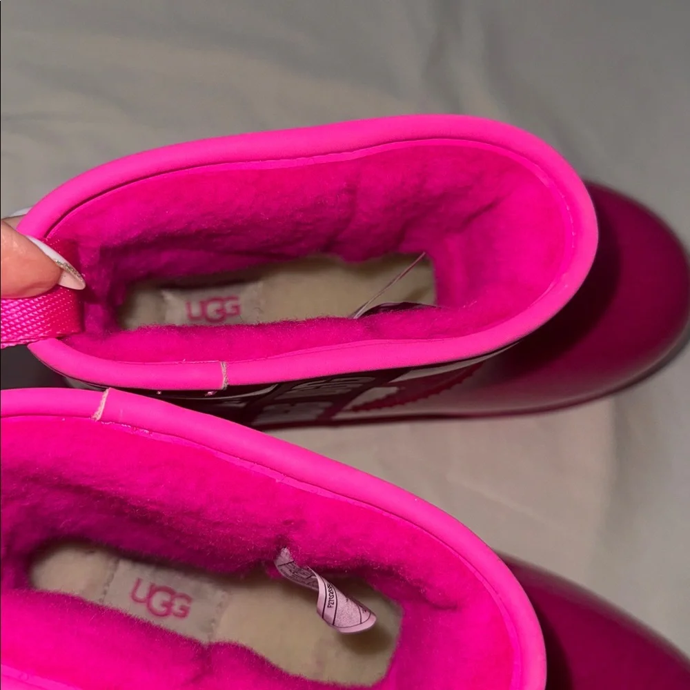 UGG Vibrant Pink woman’s Rain Boots size 8 new - Picture 4 of 6